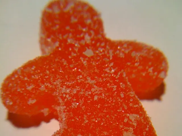 Comparing Sugar Wax to Traditional Wax: Pros, Cons, and Home-made Methods